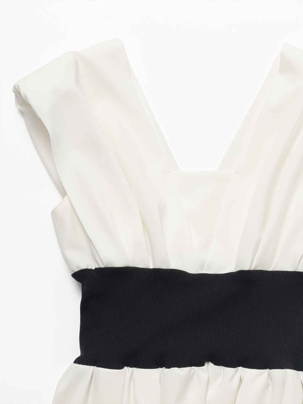 【COMING SOON】CONTRAST RIBBON WAIST DRESS