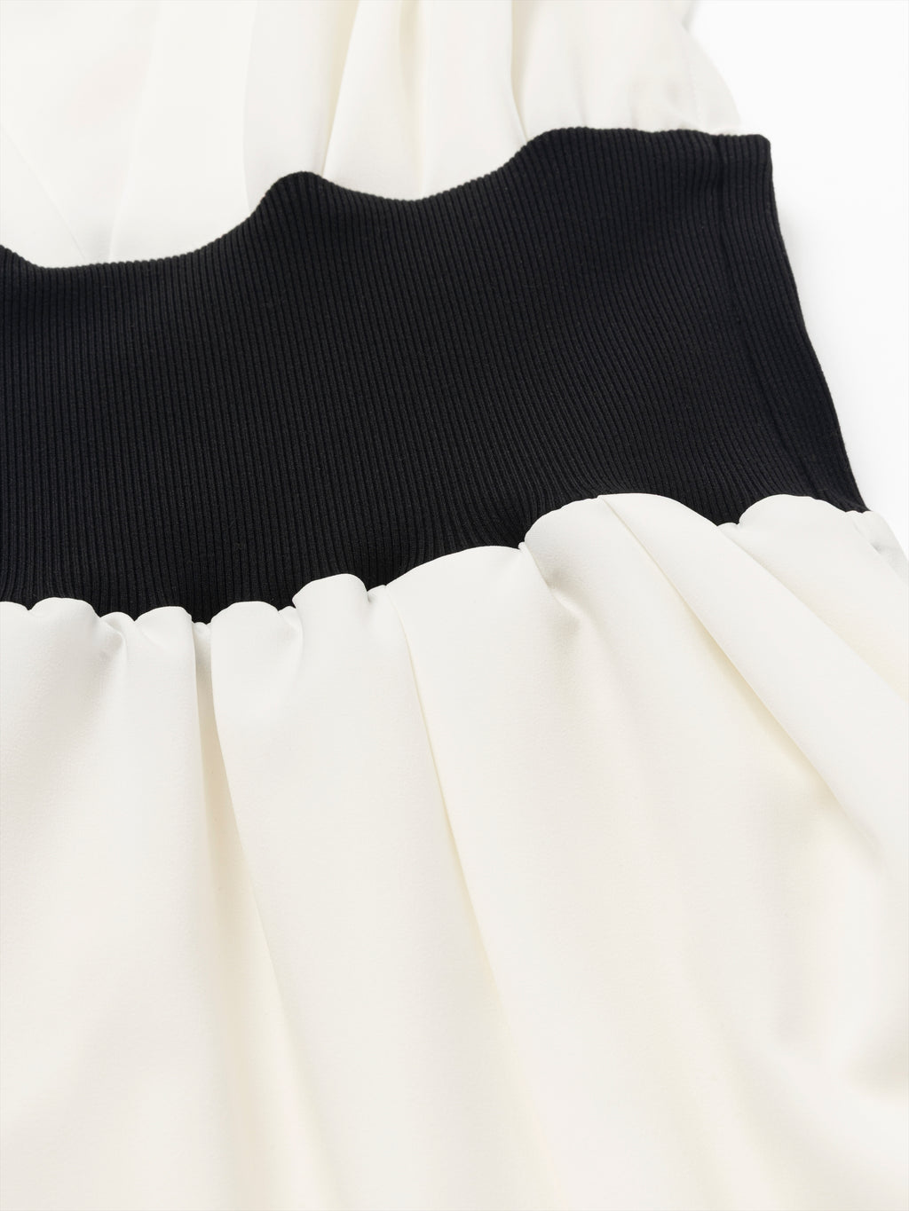 【COMING SOON】CONTRAST RIBBON WAIST DRESS