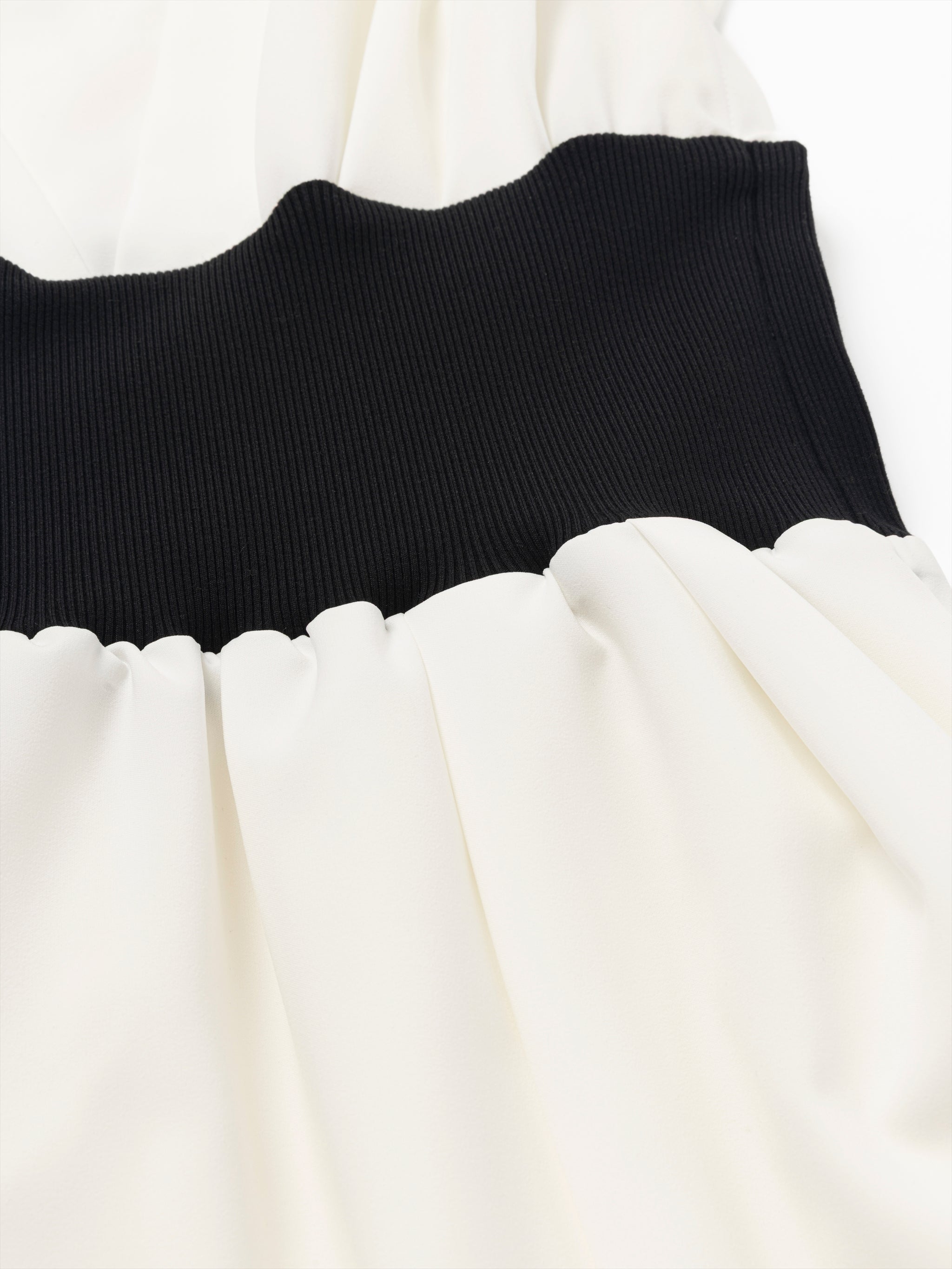 【COMING SOON】CONTRAST RIBBON WAIST DRESS