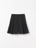 VOLUME TUCK SHORT PANTS