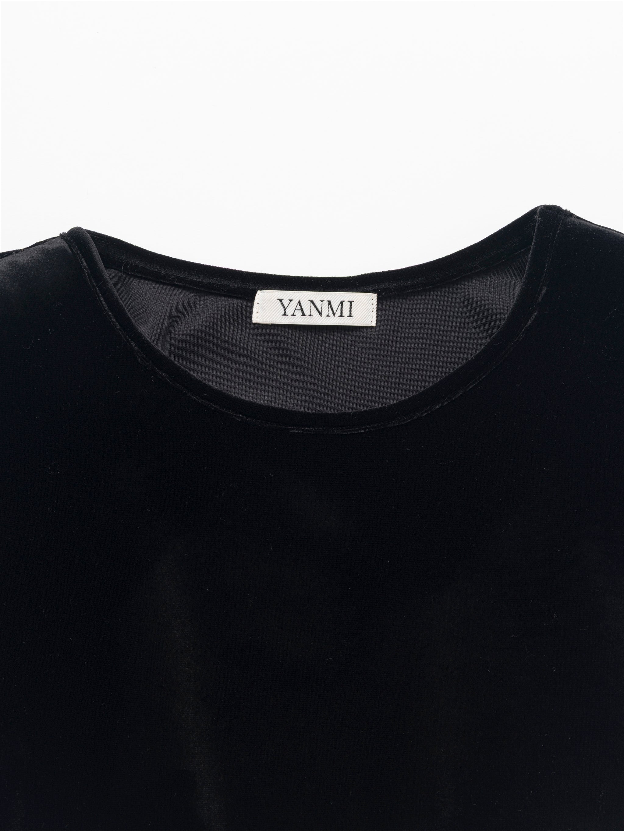 YANMI. ベロアトップス SHOULDER PAD VELOUR TOP – YANMI.