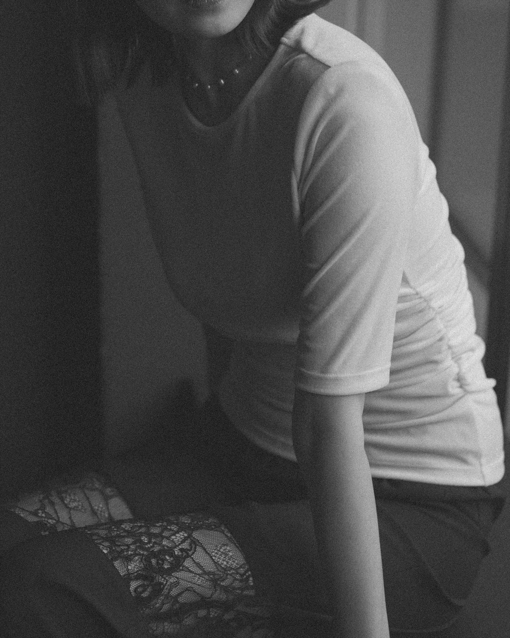 【COMING SOON】SHOULDER PAD VELOUR TOP