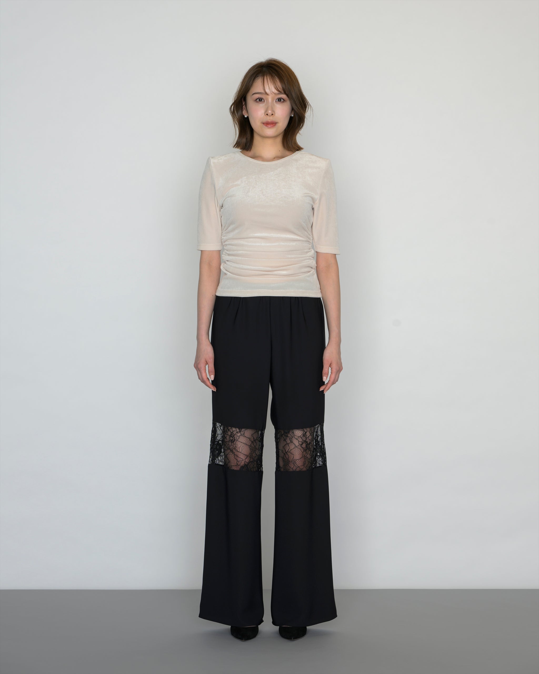 【COMING SOON】SHOULDER PAD VELOUR TOP